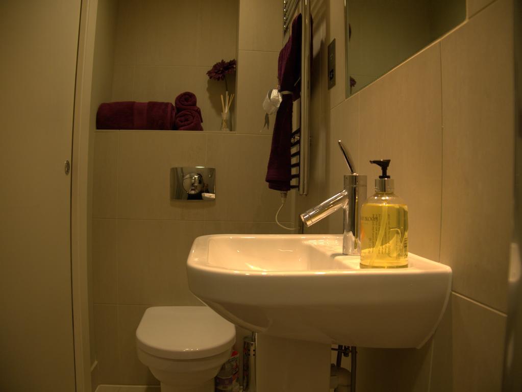 City Atmosphere Leeds  Room photo